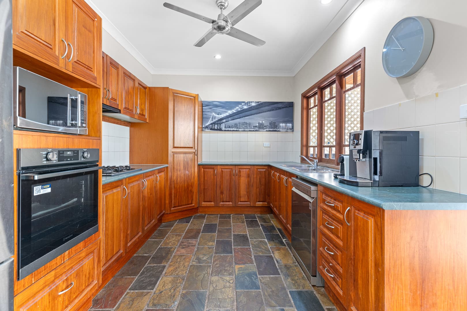 11 Jordan Close, Mooroobool, Mooroobool - Thumbnail 7