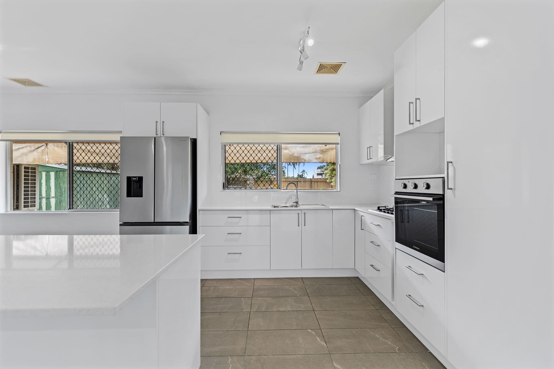 10 Lime Street, Mooroobool, Mooroobool - Thumbnail 6