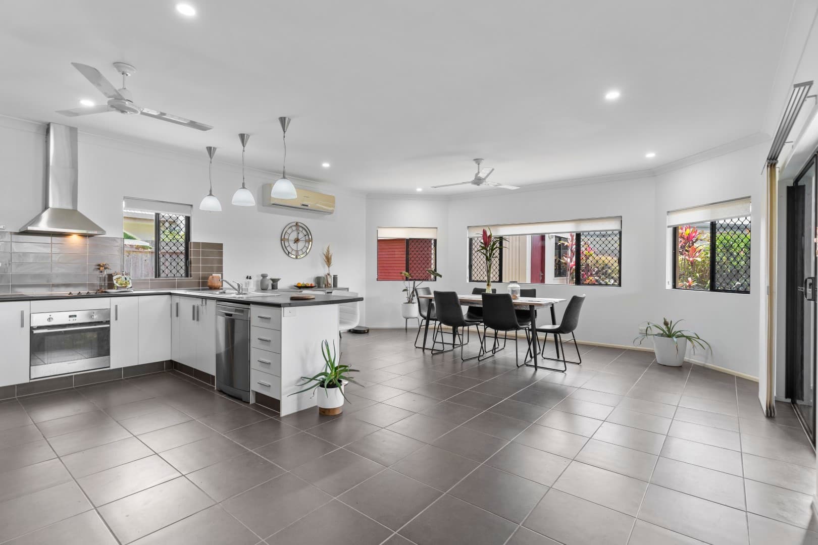 14 Montalbion Avenue, Trinity Park, Trinity Park - Thumbnail 2