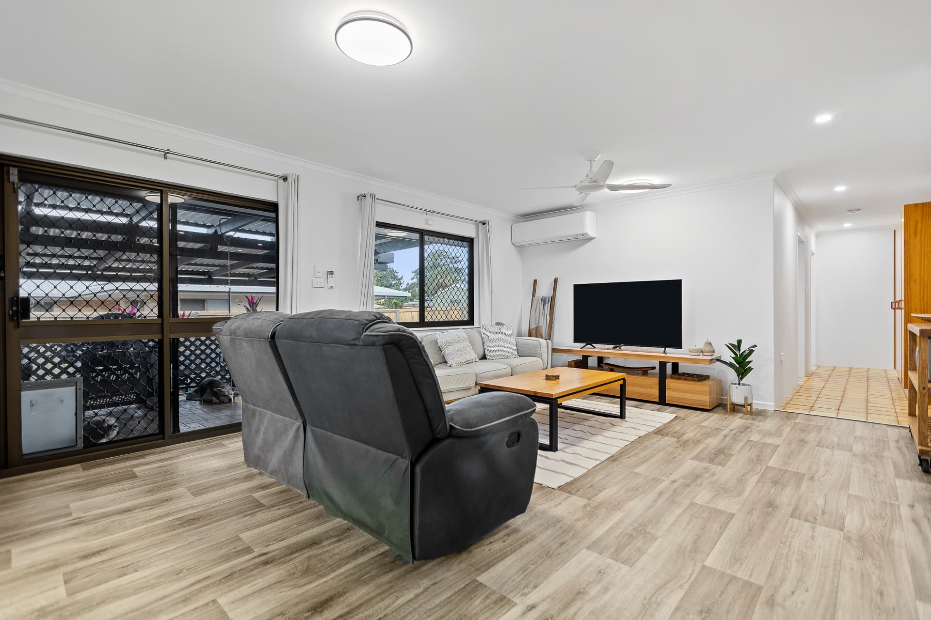 45 Lavender Street, Mooroobool, Mooroobool - Thumbnail 4