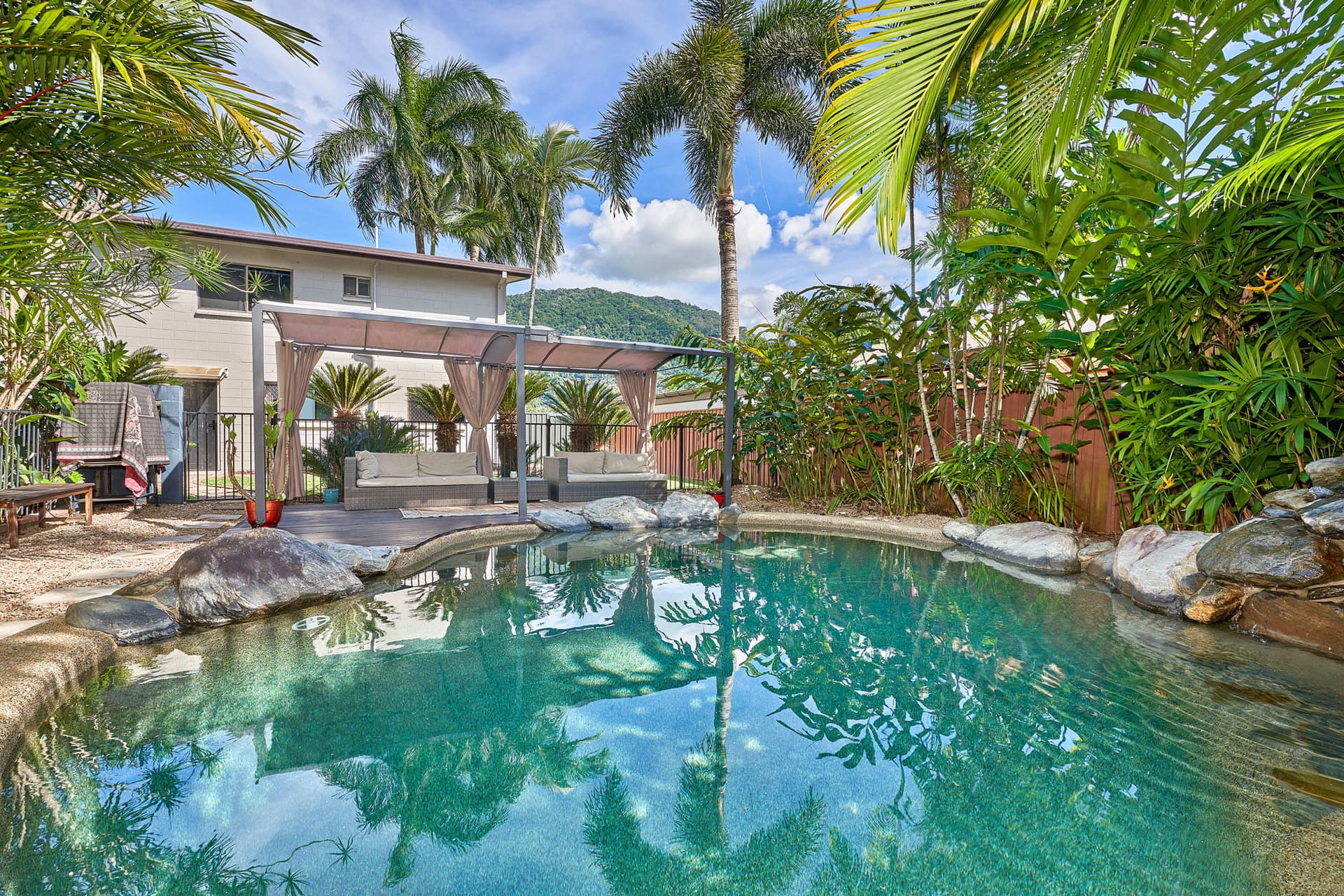 18 Pepperina Street, Mooroobool, Mooroobool - Thumbnail 2
