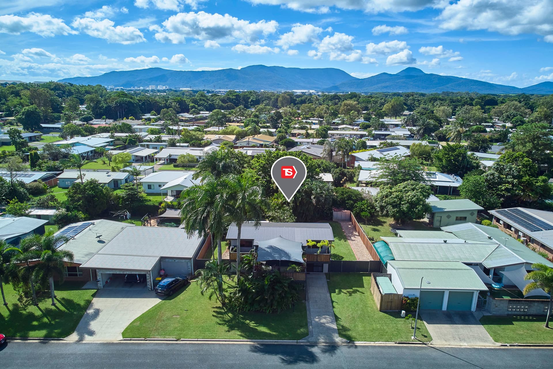 18 Pepperina Street, Mooroobool, Mooroobool - Thumbnail 3