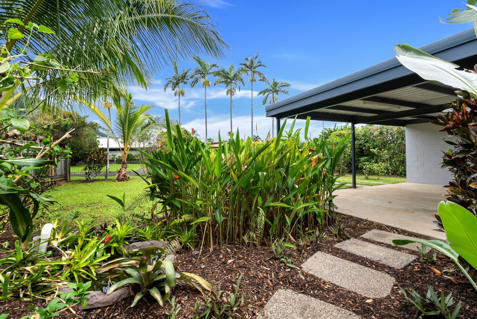 12 Dahlia Close, Mooroobool, Mooroobool - Thumbnail 4