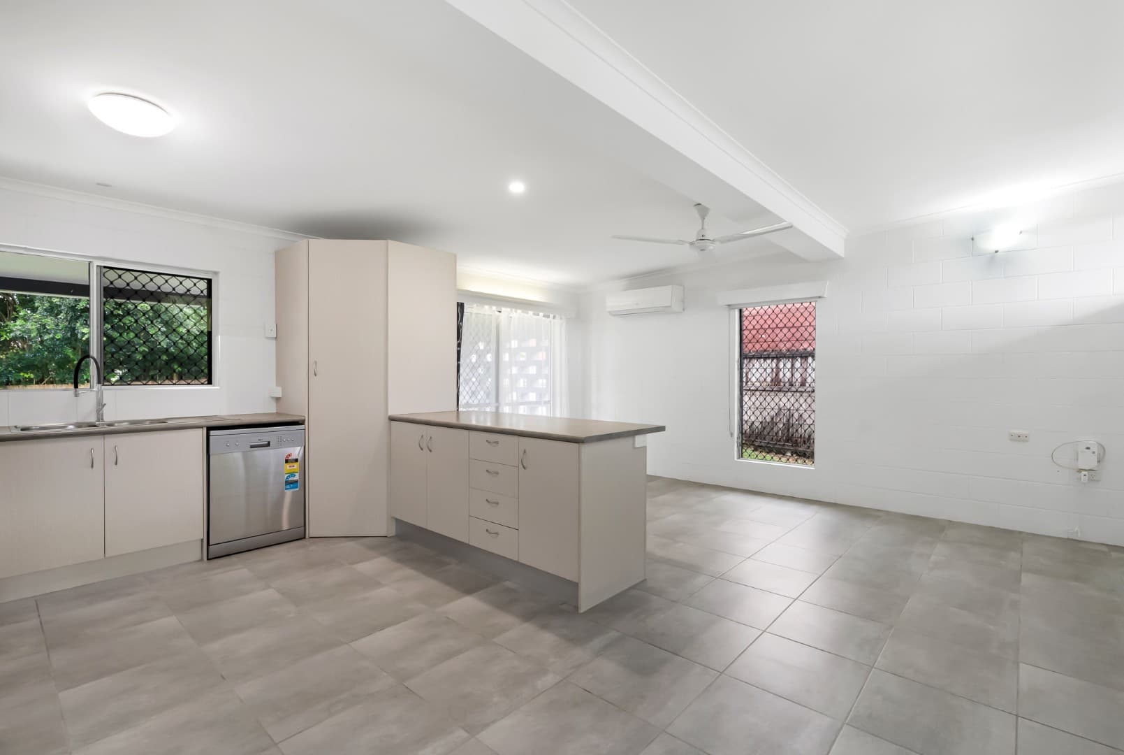 12 Dahlia Close, Mooroobool, Mooroobool - Thumbnail 7