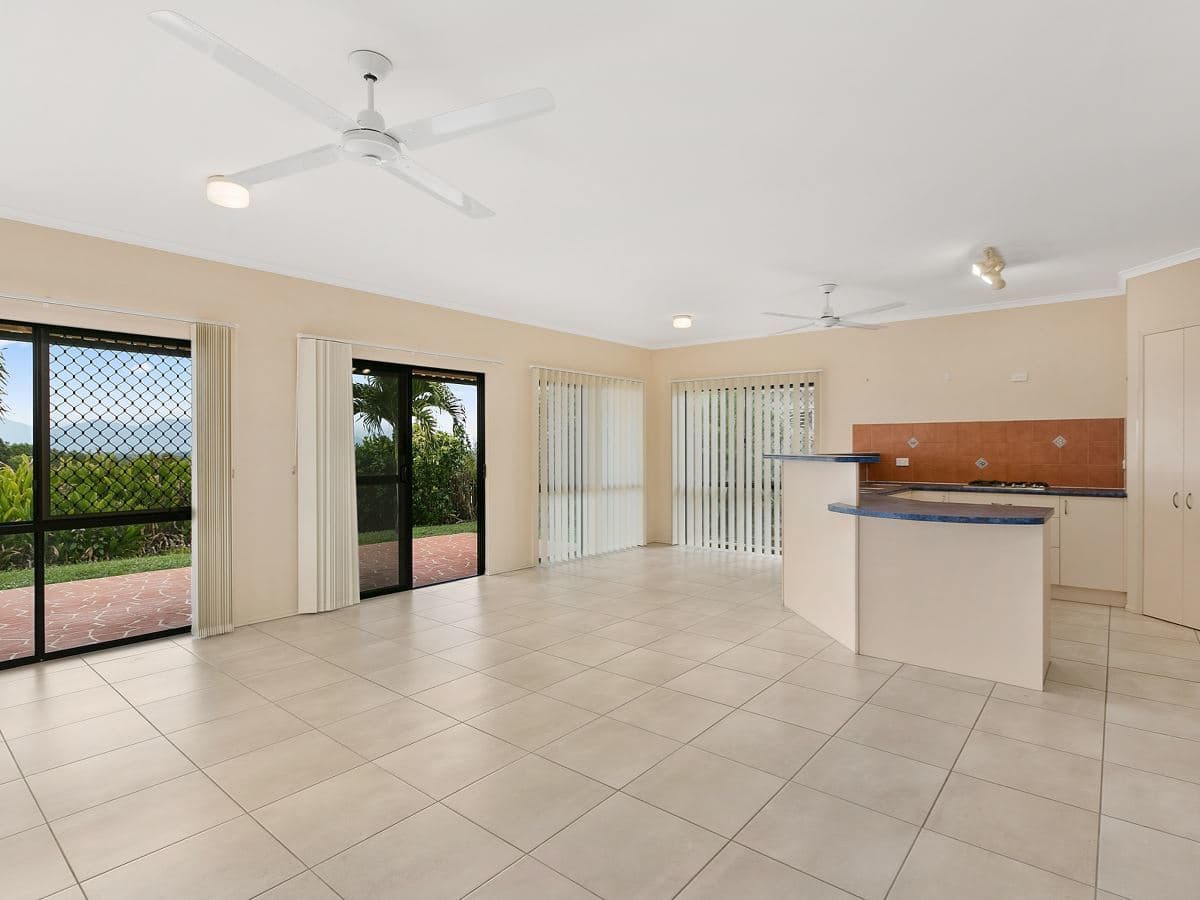 19 Oakblue Drive, Mount Sheridan, Mount Sheridan - Thumbnail 4