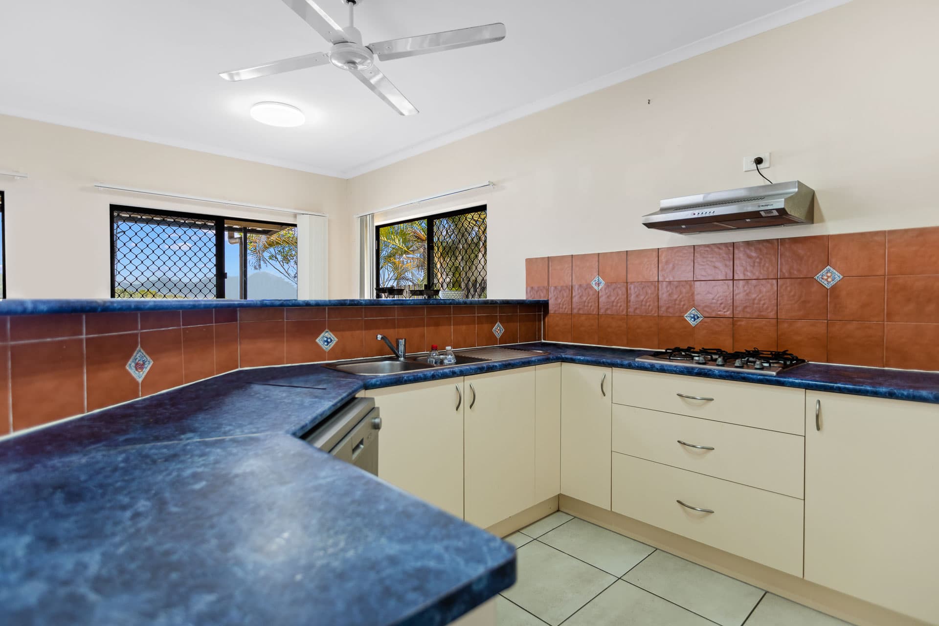 19 Oakblue Drive, Mount Sheridan, Mount Sheridan - Thumbnail 7