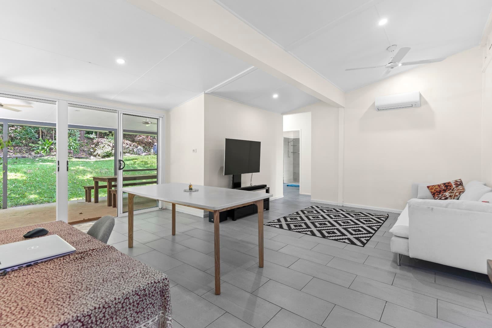 5 Holmes Street, Stratford, Stratford - Thumbnail 4