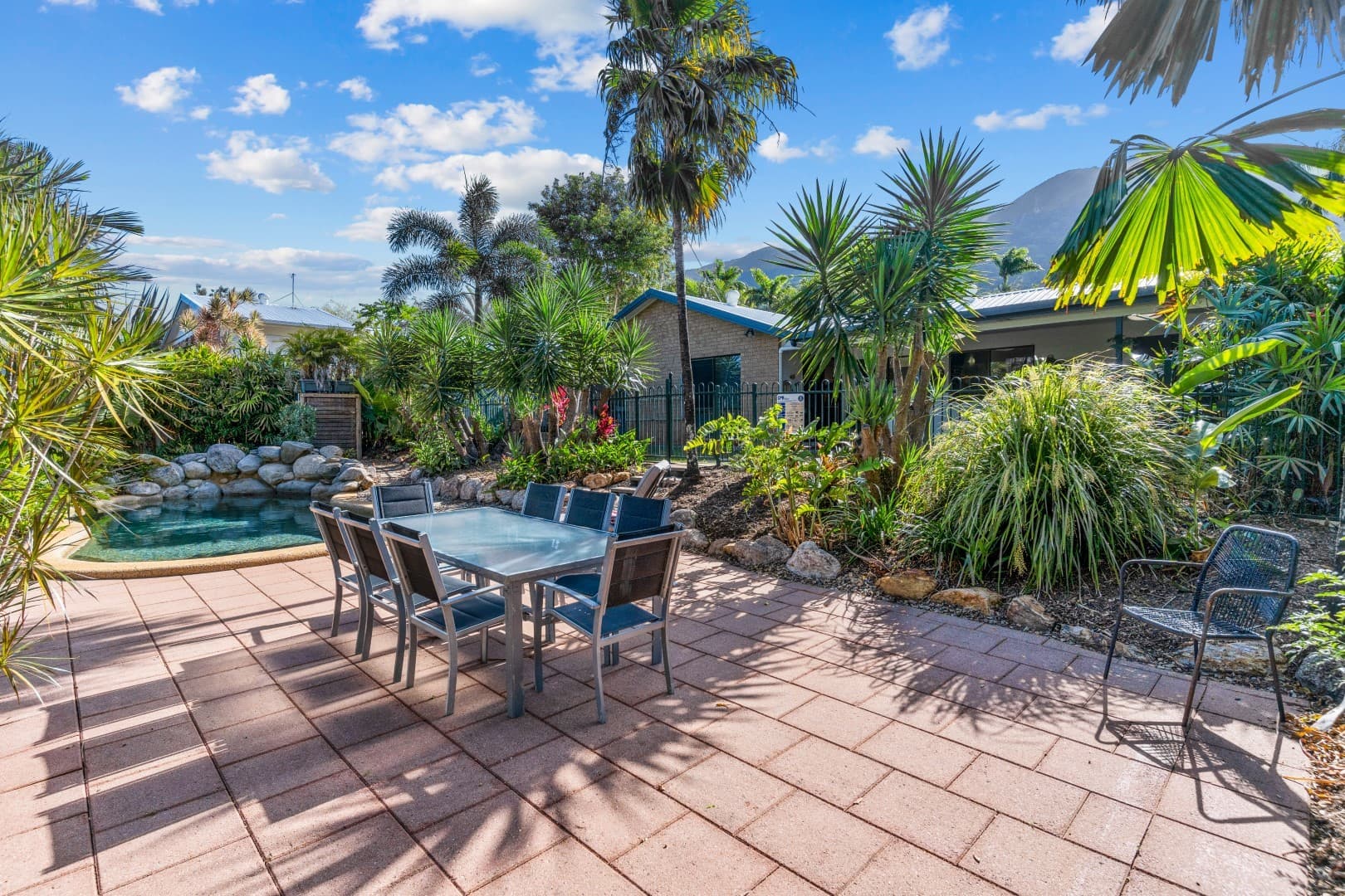 178 Harvey Road, Redlynch, Redlynch - Image 1