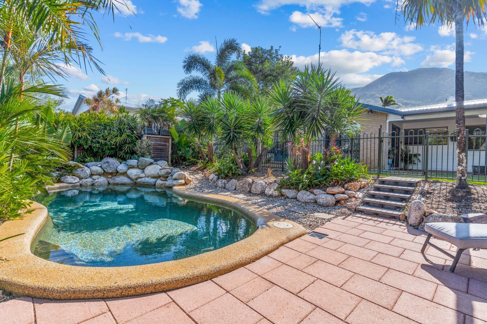 178 Harvey Road, Redlynch, Redlynch - Thumbnail 2