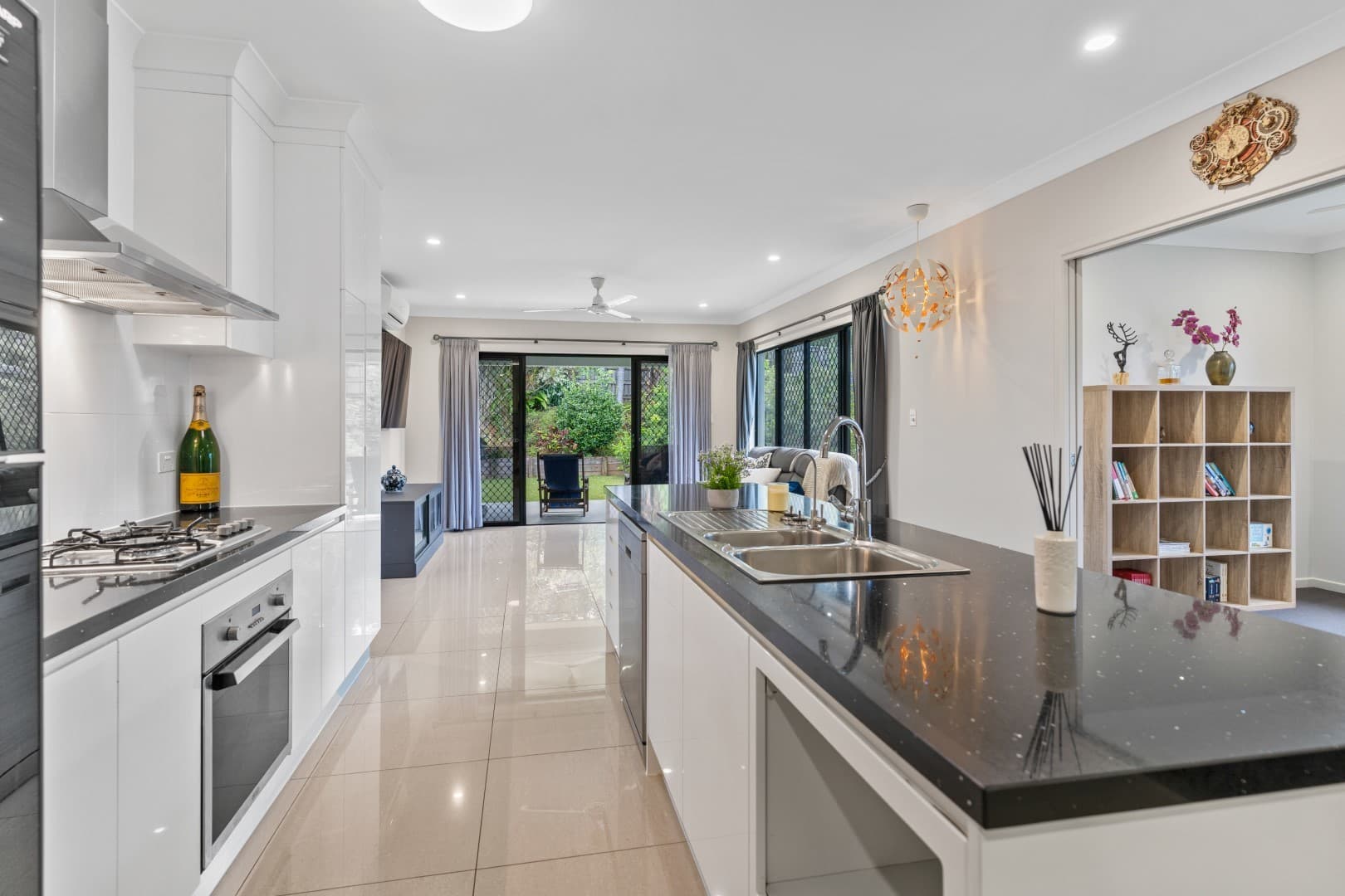 9 Brockman Way, Smithfield, Smithfield - Thumbnail 7