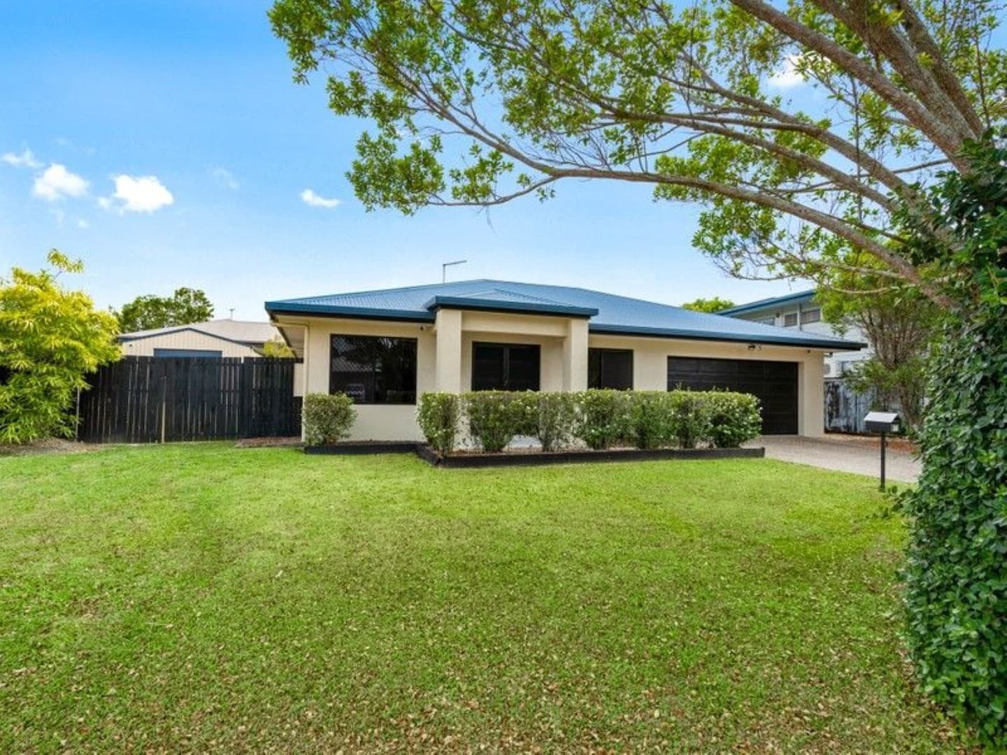 16 Kingsley Close, White Rock, White Rock - Image 1