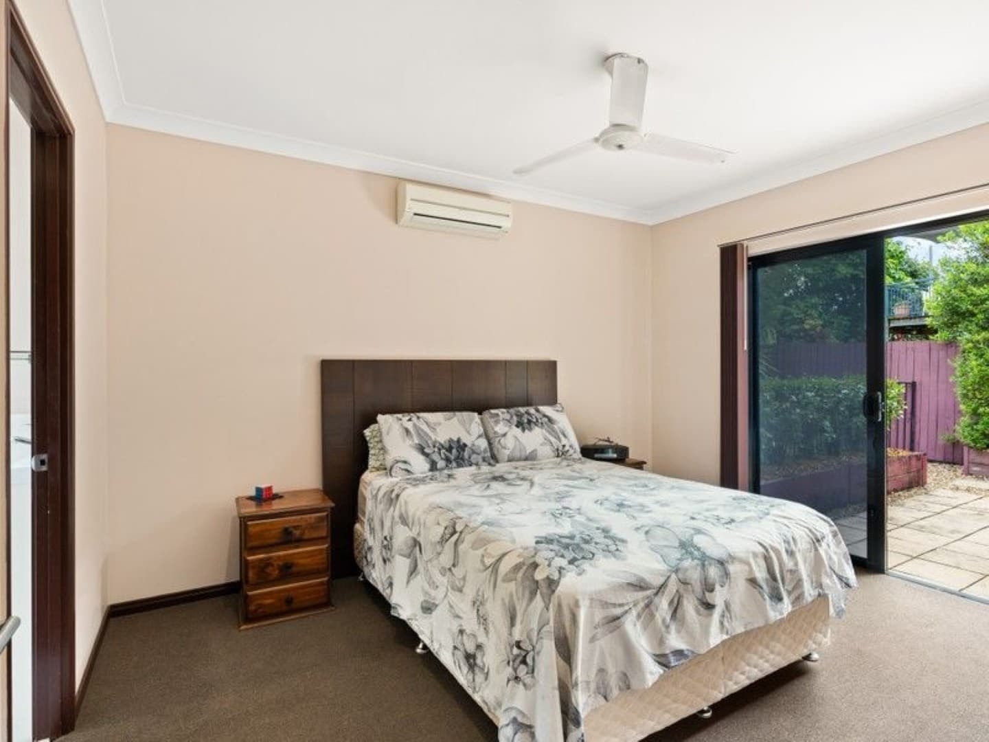 16 Kingsley Close, White Rock, White Rock - Thumbnail 8