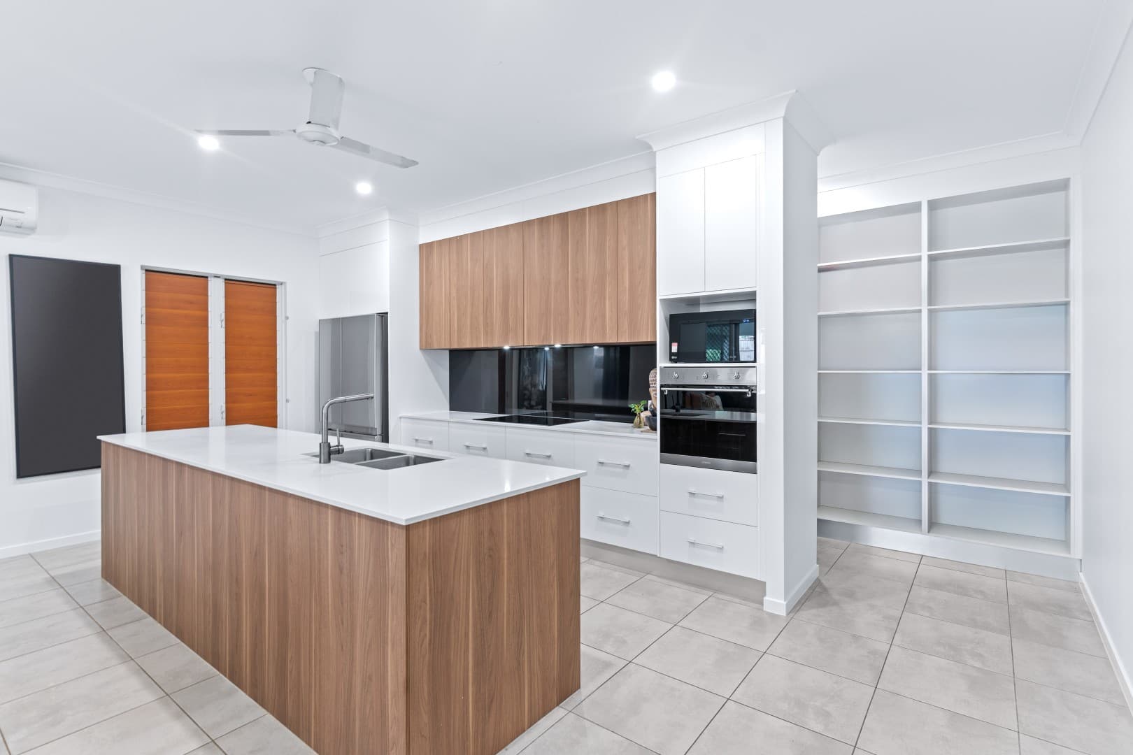 18 Mitchum Street, Edmonton, Edmonton - Thumbnail 4