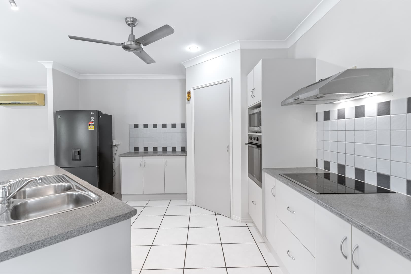 35 Benjamina Street, Mount Sheridan, Mount Sheridan - Thumbnail 4