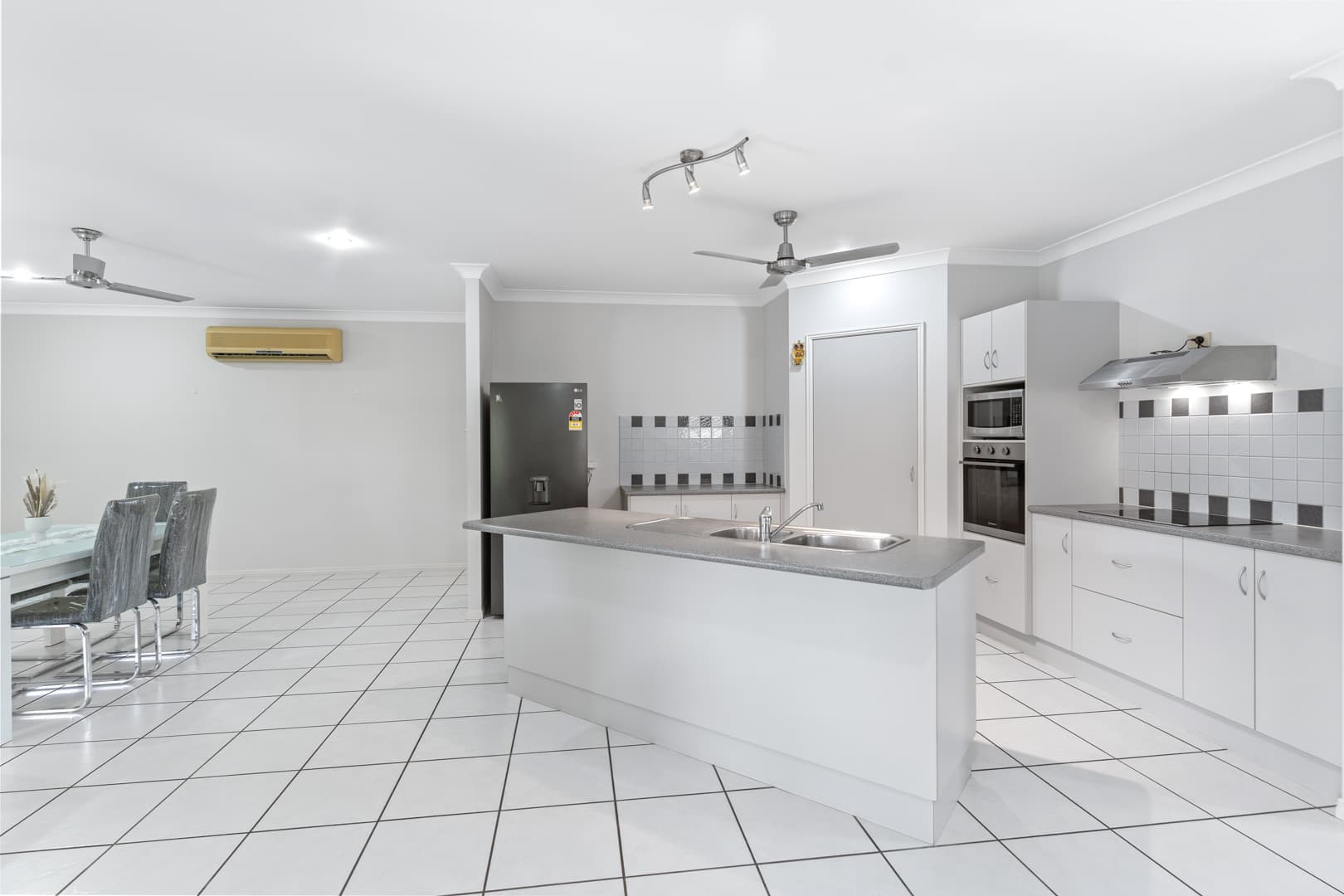 35 Benjamina Street, Mount Sheridan, Mount Sheridan - Thumbnail 6