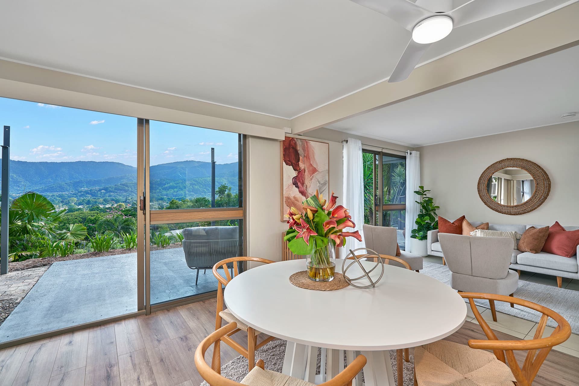19 Koppen Terrace, Mooroobool, Mooroobool - Thumbnail 2