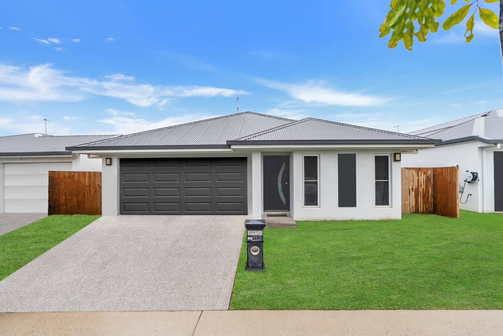 21 Bamford Close, Smithfield, Smithfield - Thumbnail 2