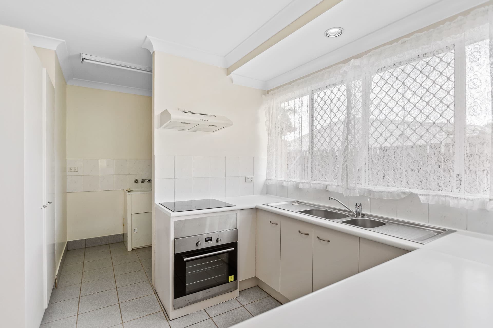 14 Michaelangelo Drive, Redlynch, Redlynch - Thumbnail 4
