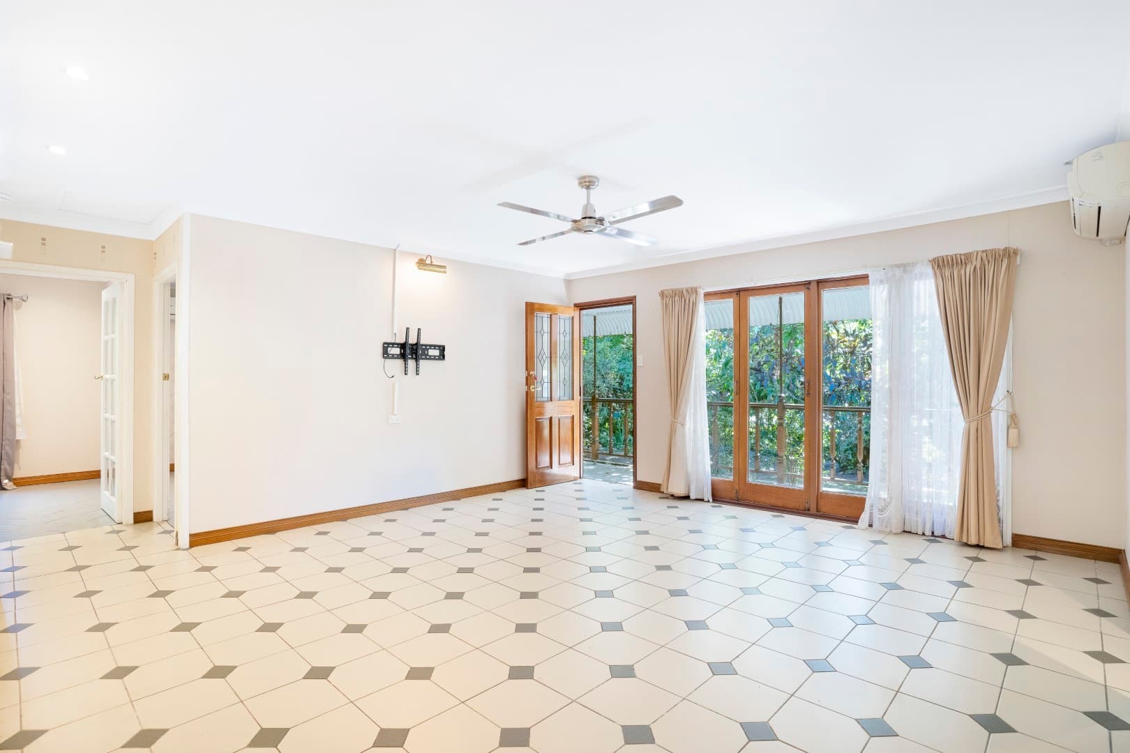 13 Bolton Street, Whitfield, Whitfield - Thumbnail 2
