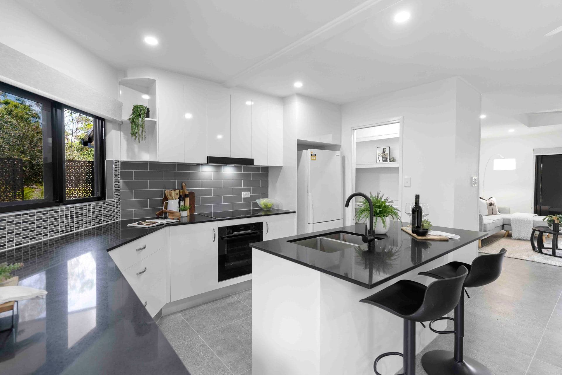 2 Fern Street, Holloways Beach, Holloways Beach - Image 1