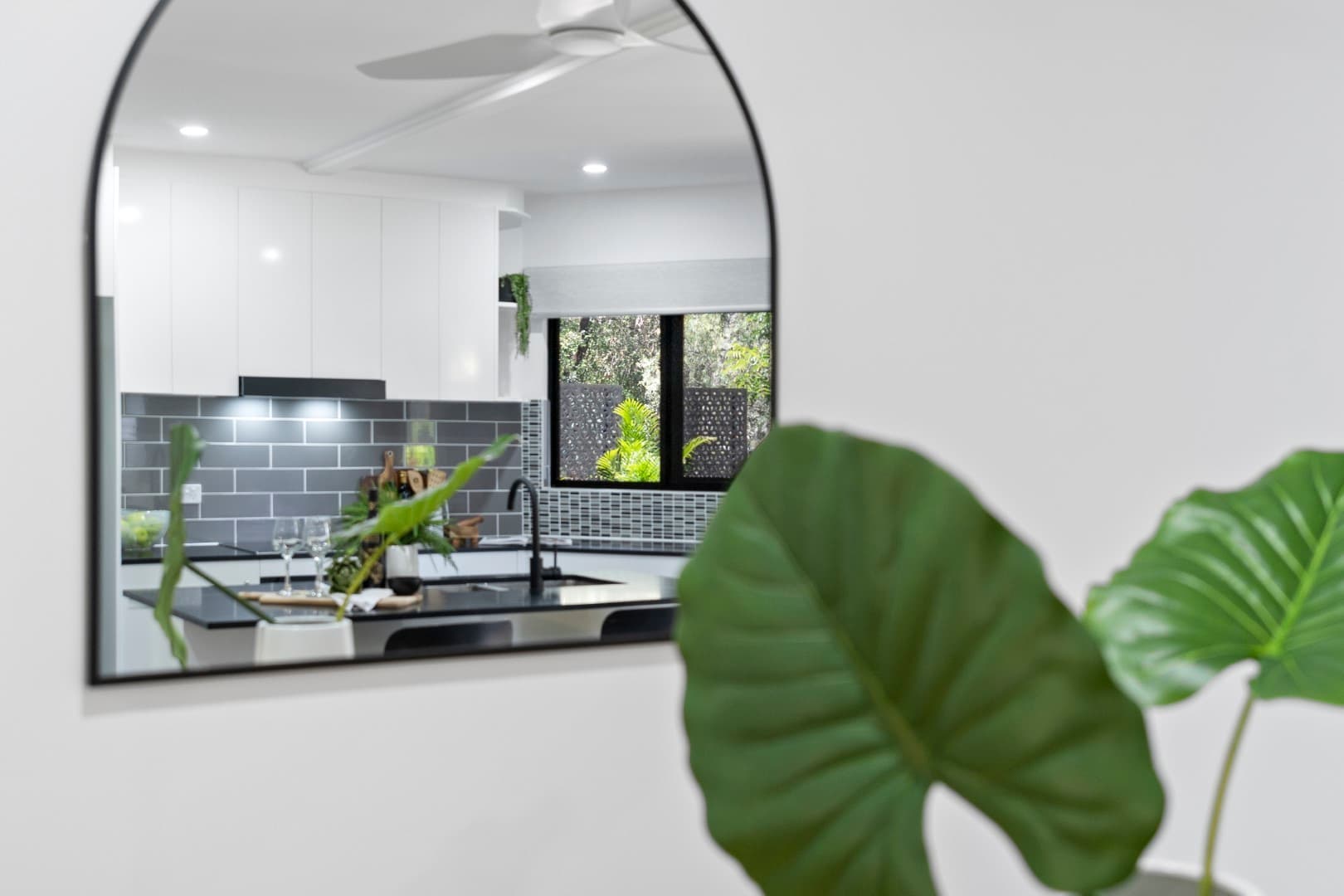 2 Fern Street, Holloways Beach, Holloways Beach - Thumbnail 3