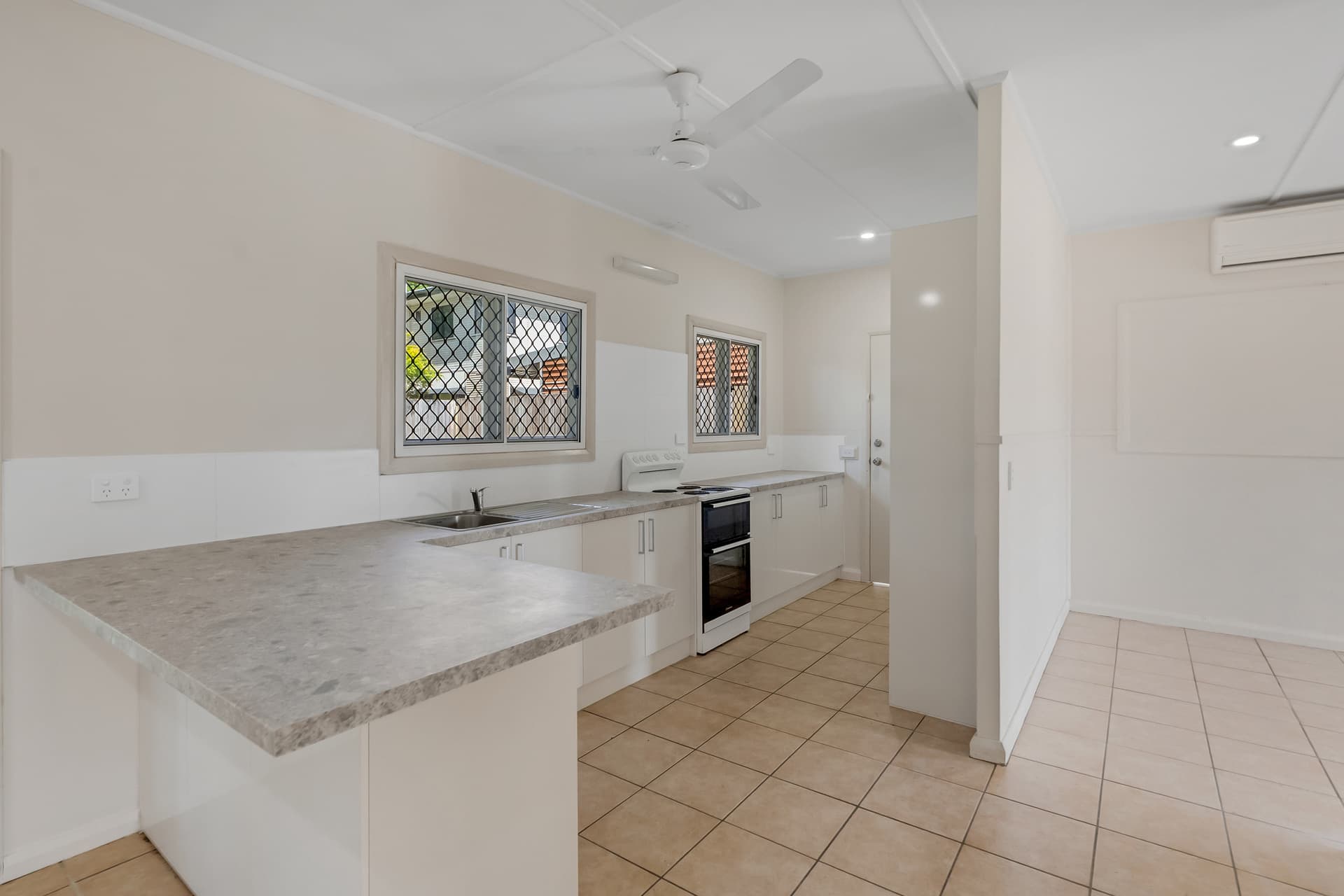 381 Lake Street, Cairns North, Cairns North - Thumbnail 8