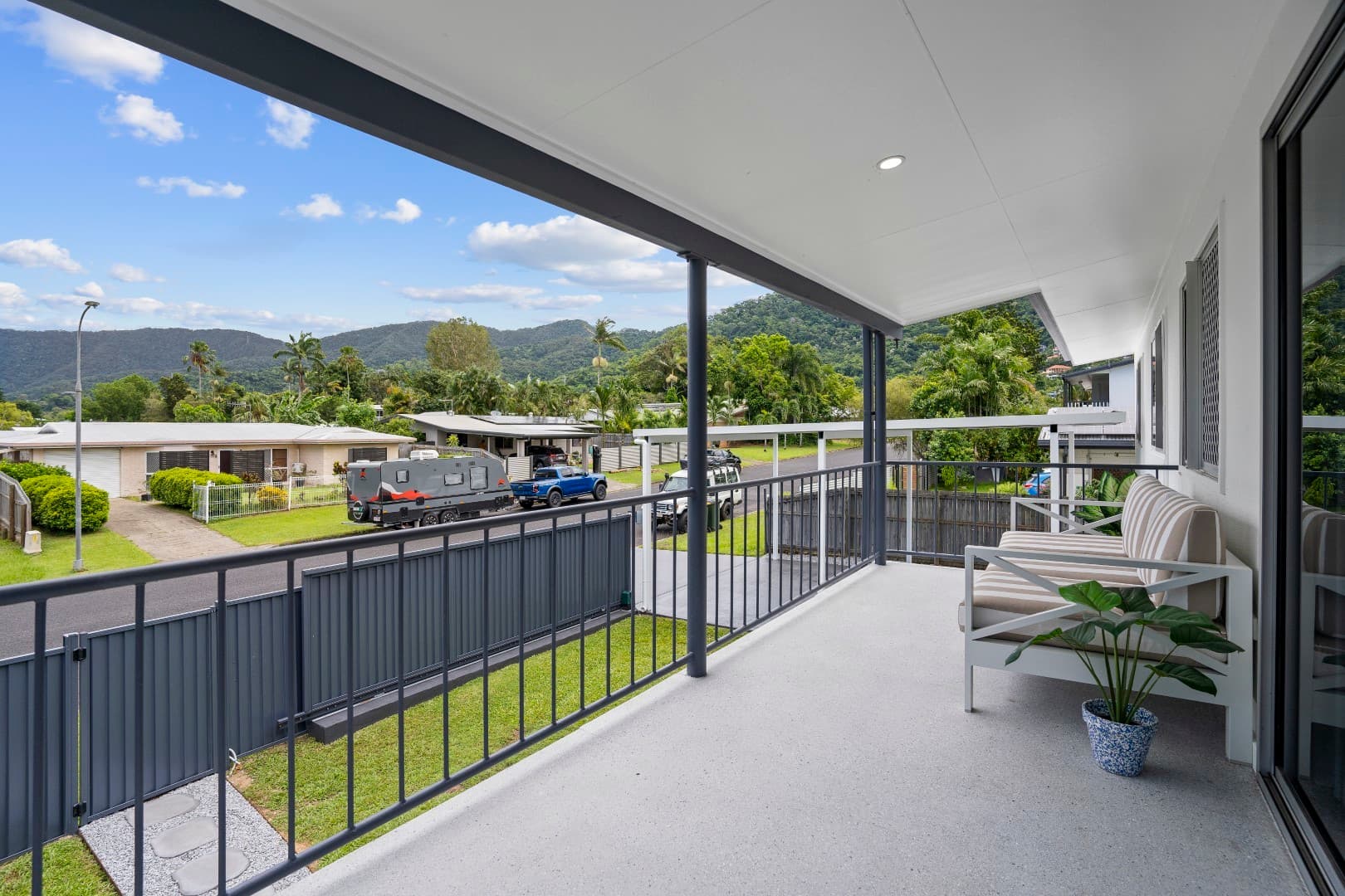 14 Serissa Street, Mooroobool, Mooroobool - Thumbnail 6