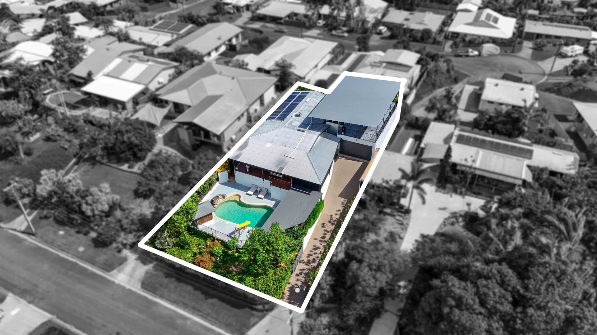 16 Lowanna Close, White Rock, White Rock - Image 1