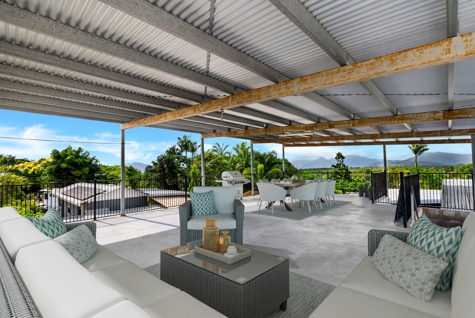 16 Lowanna Close, White Rock, White Rock - Thumbnail 4