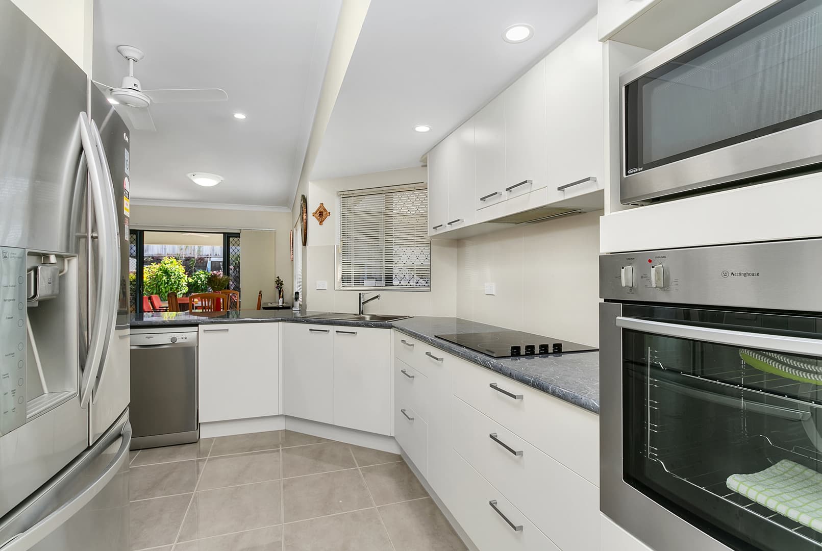 36 City View Crescent, Mooroobool, Mooroobool - Thumbnail 4