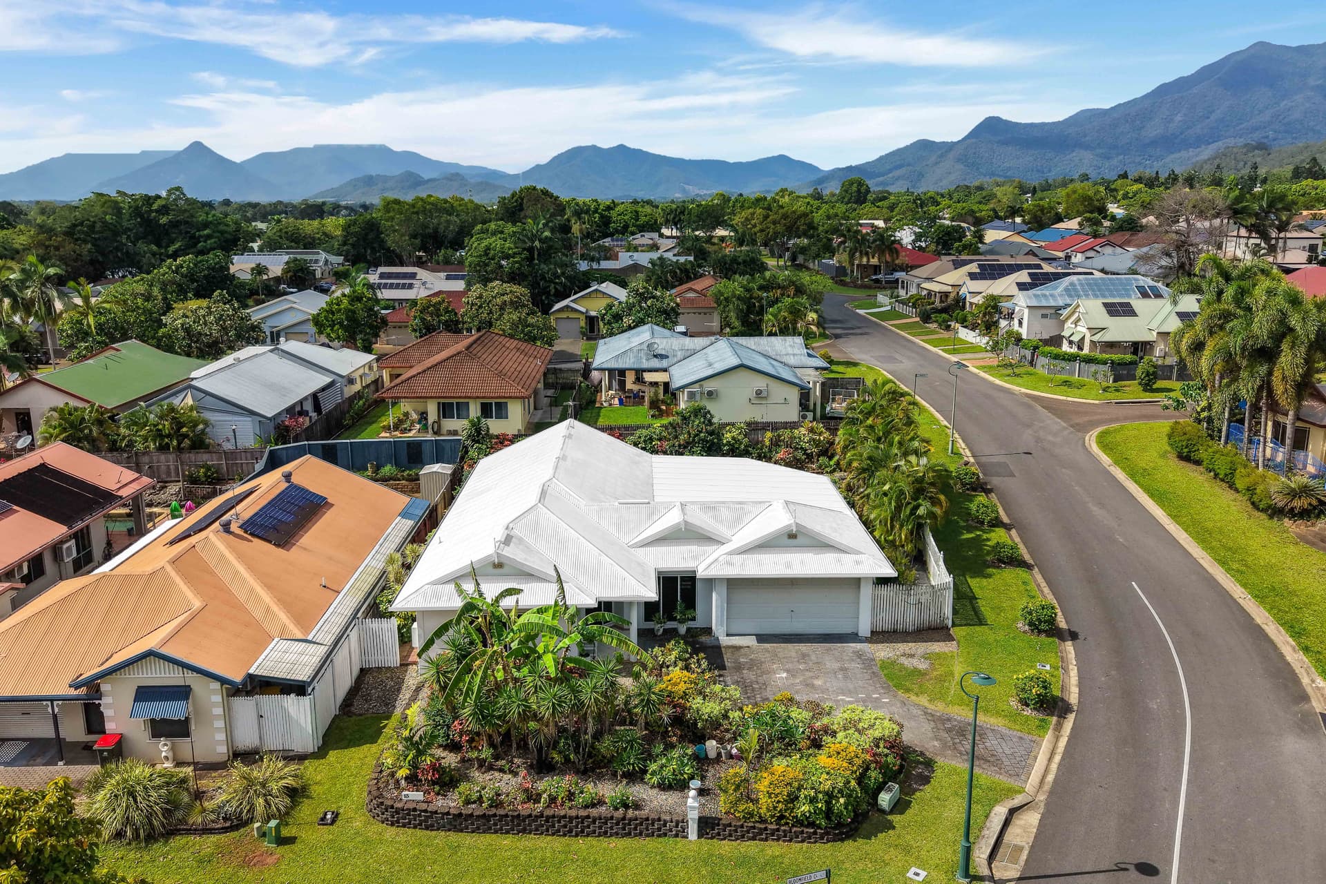 13 Bloomfield Close, Mount Sheridan, Mount Sheridan - Thumbnail 2