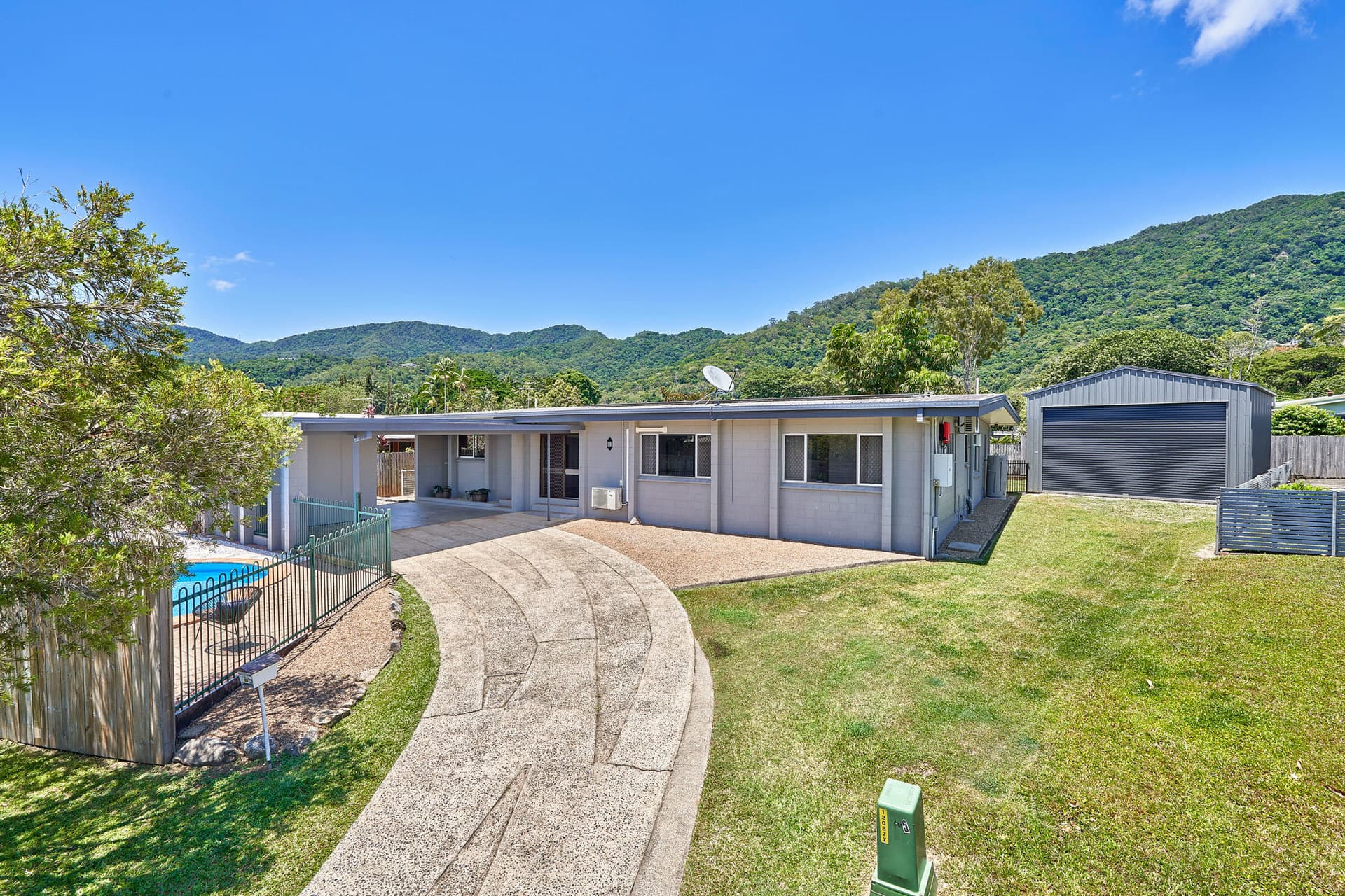 16 Bottlebrush Street, Mooroobool, Mooroobool - Thumbnail 2