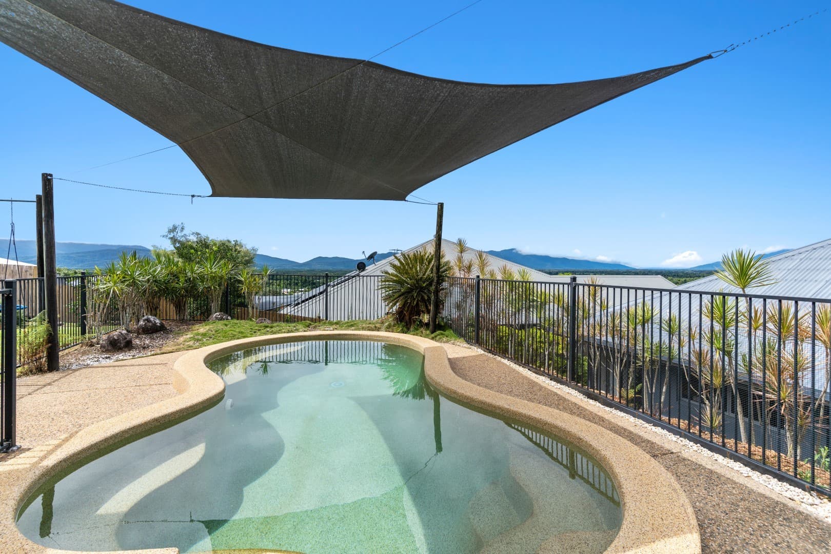 44 Mayflower Street, Mount Sheridan, Mount Sheridan - Thumbnail 4