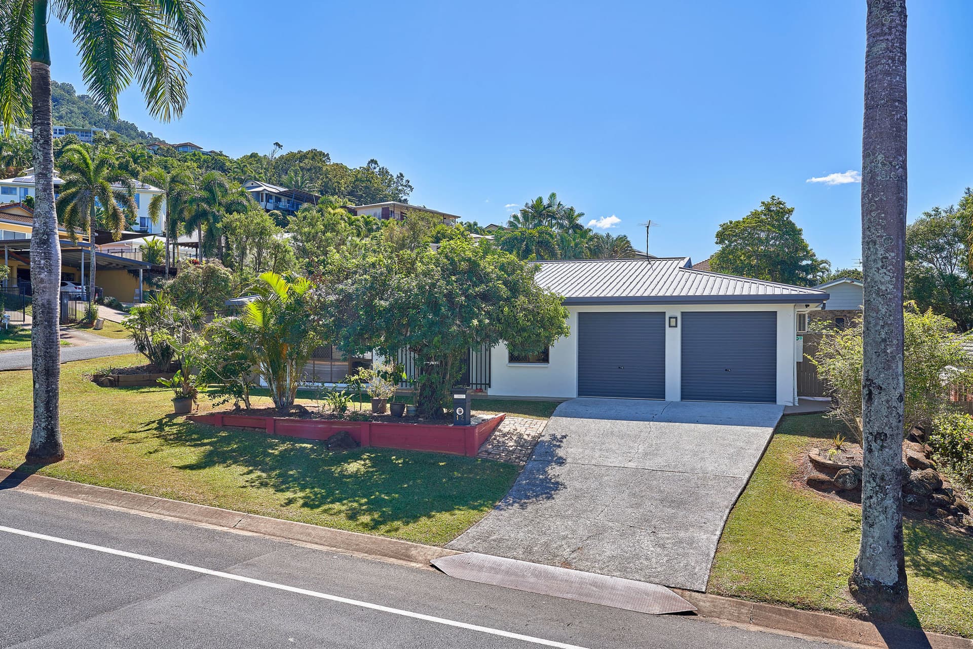12 Summerhill Drive, Mooroobool, Mooroobool - Thumbnail 3