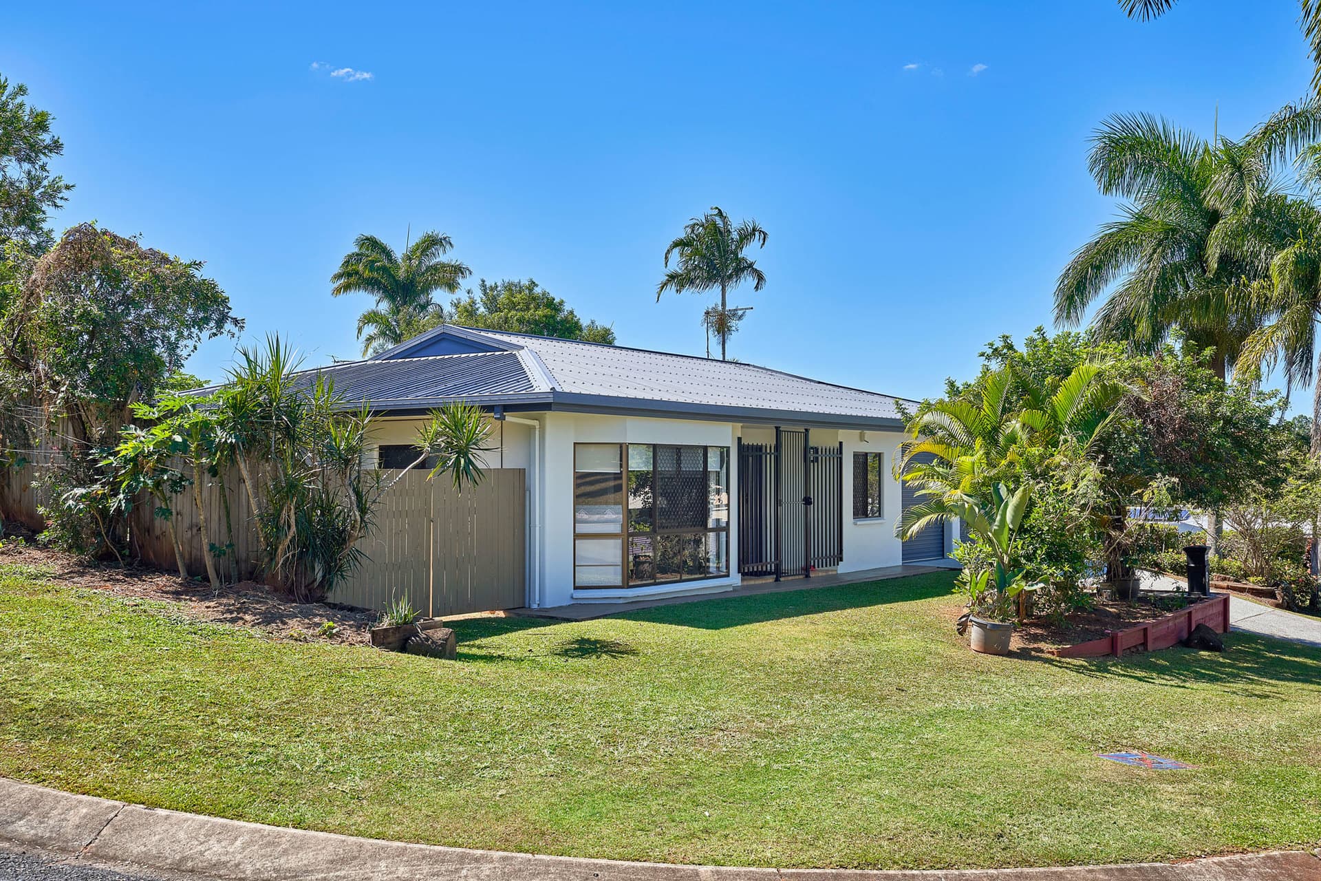 12 Summerhill Drive, Mooroobool, Mooroobool - Thumbnail 4