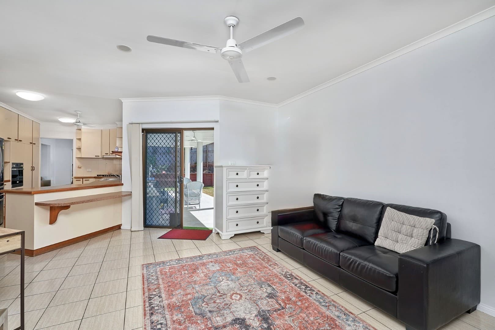 12 Summerhill Drive, Mooroobool, Mooroobool - Thumbnail 6