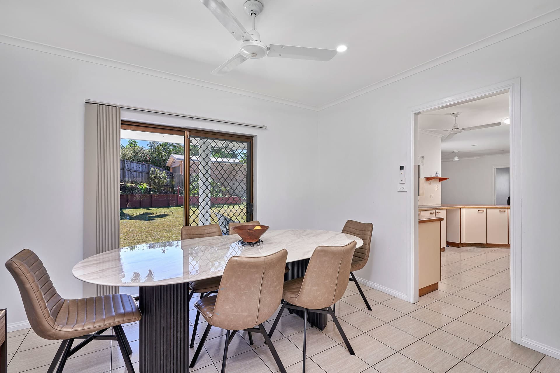 12 Summerhill Drive, Mooroobool, Mooroobool - Thumbnail 8