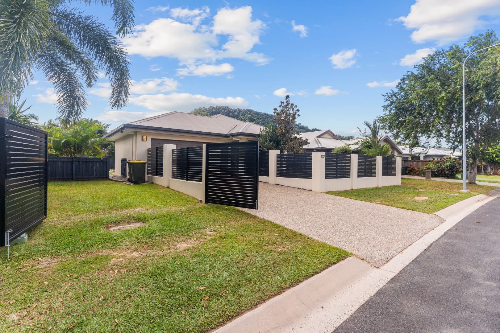 152 Roberts Drive, Trinity Beach, Trinity Beach - Thumbnail 2