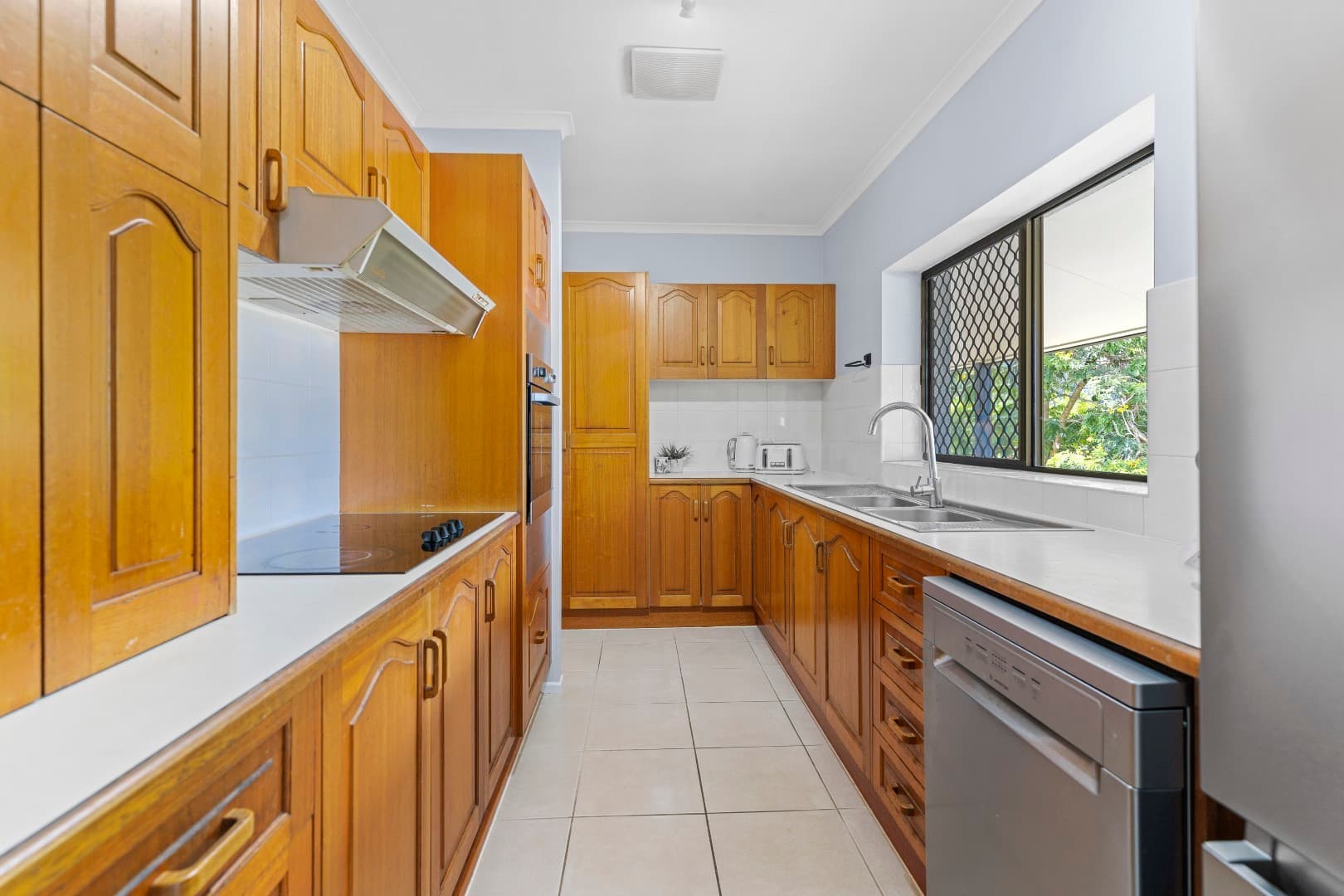 36-38 Gouldian Street, Bayview Heights, Bayview Heights - Thumbnail 5
