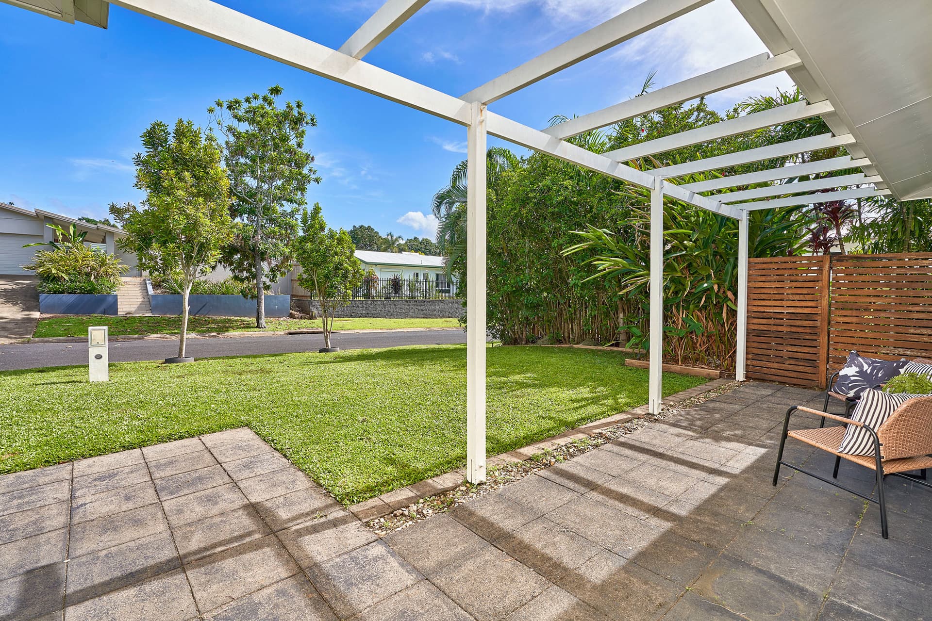 2 Redfern Place, Mooroobool, Mooroobool - Thumbnail 2