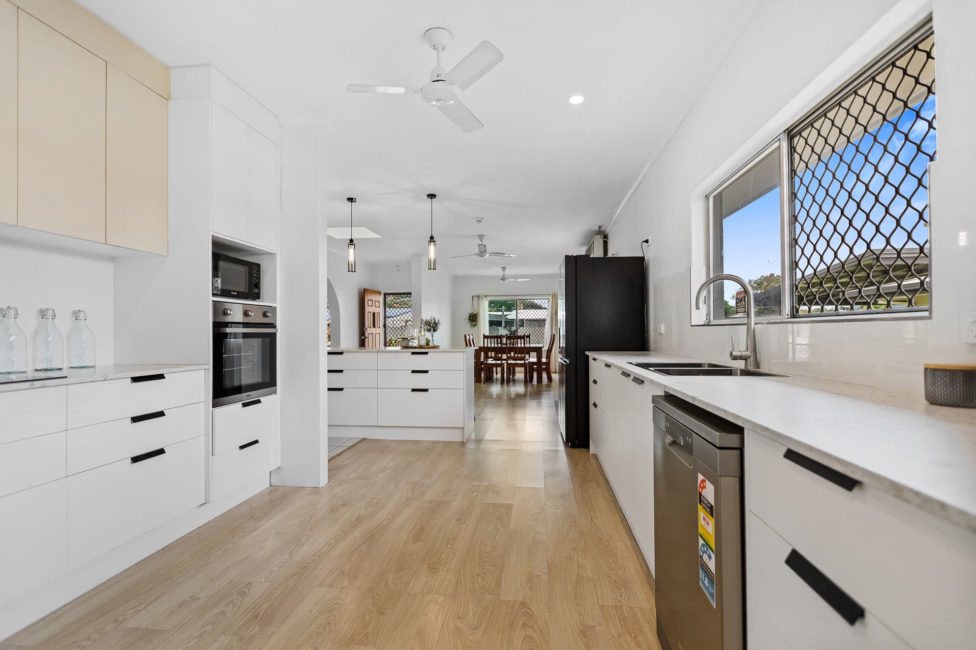 25 Sunflower Drive, Mooroobool, Mooroobool - Thumbnail 5