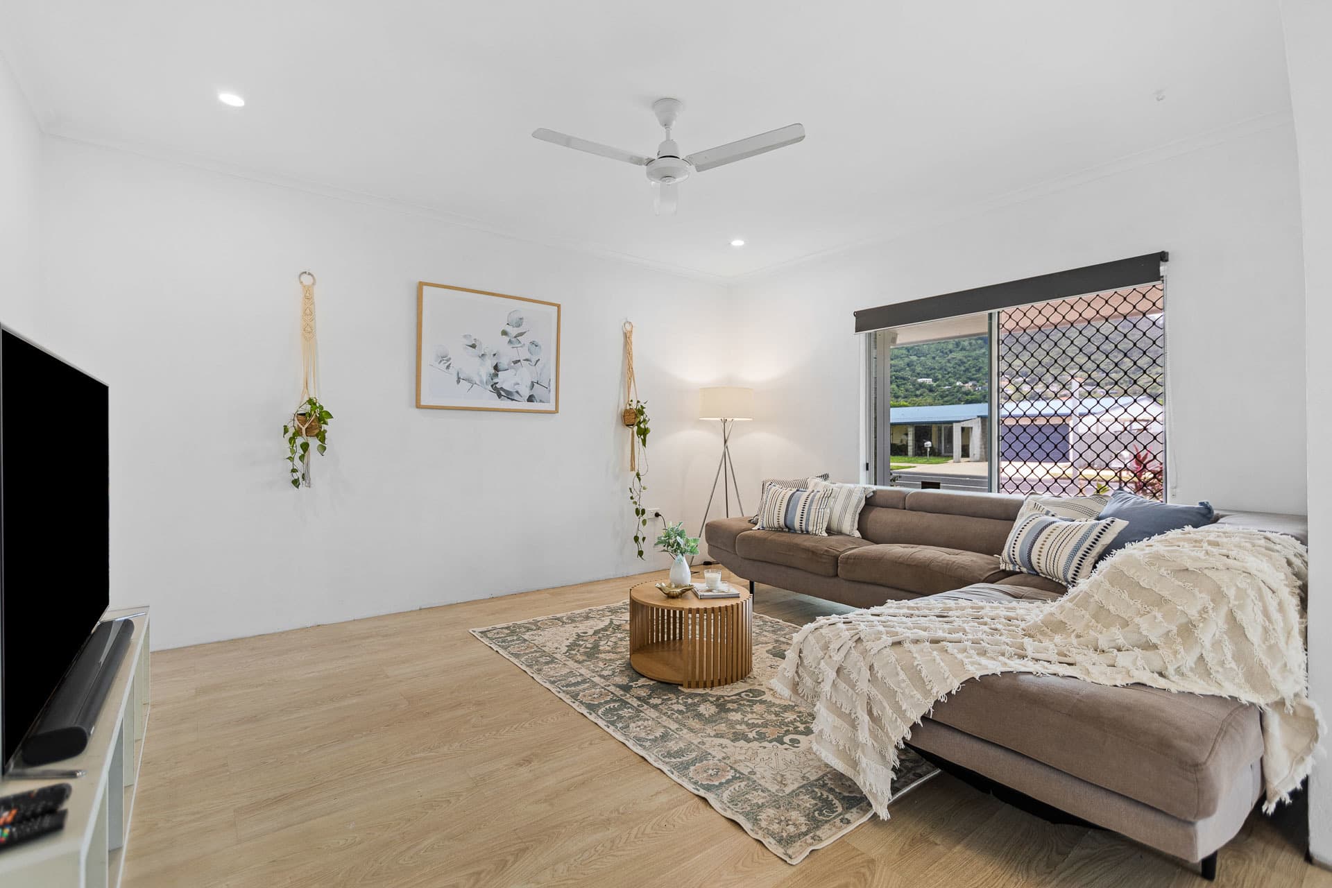 25 Sunflower Drive, Mooroobool, Mooroobool - Thumbnail 7