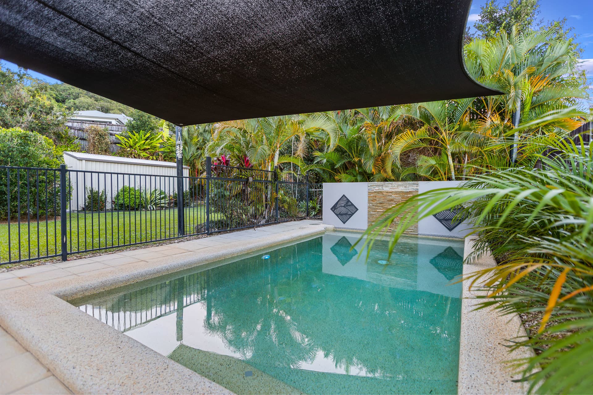 6 Densmore Close, Bentley Park, Bentley Park - Thumbnail 2