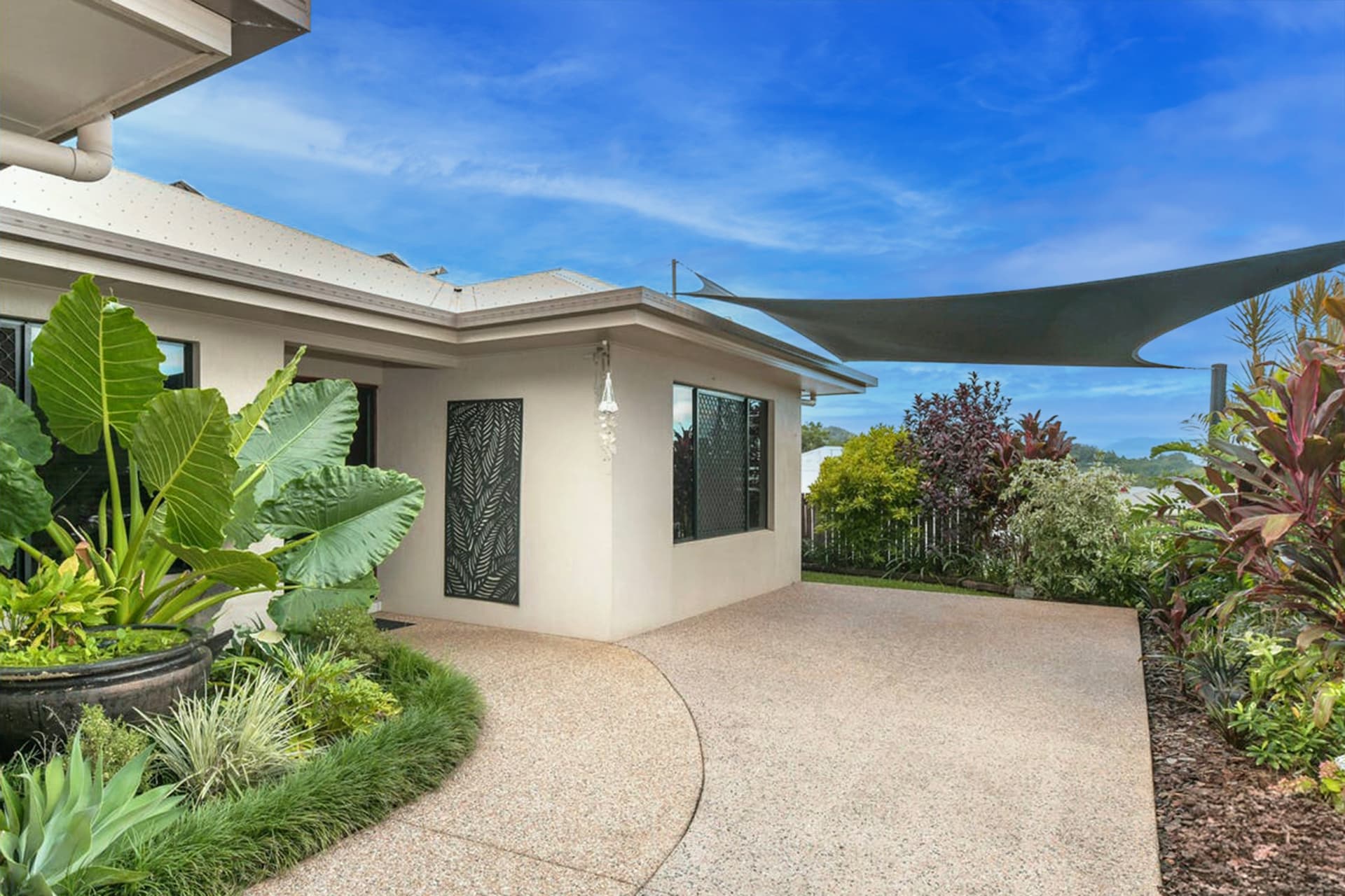 6 Densmore Close, Bentley Park, Bentley Park - Thumbnail 5