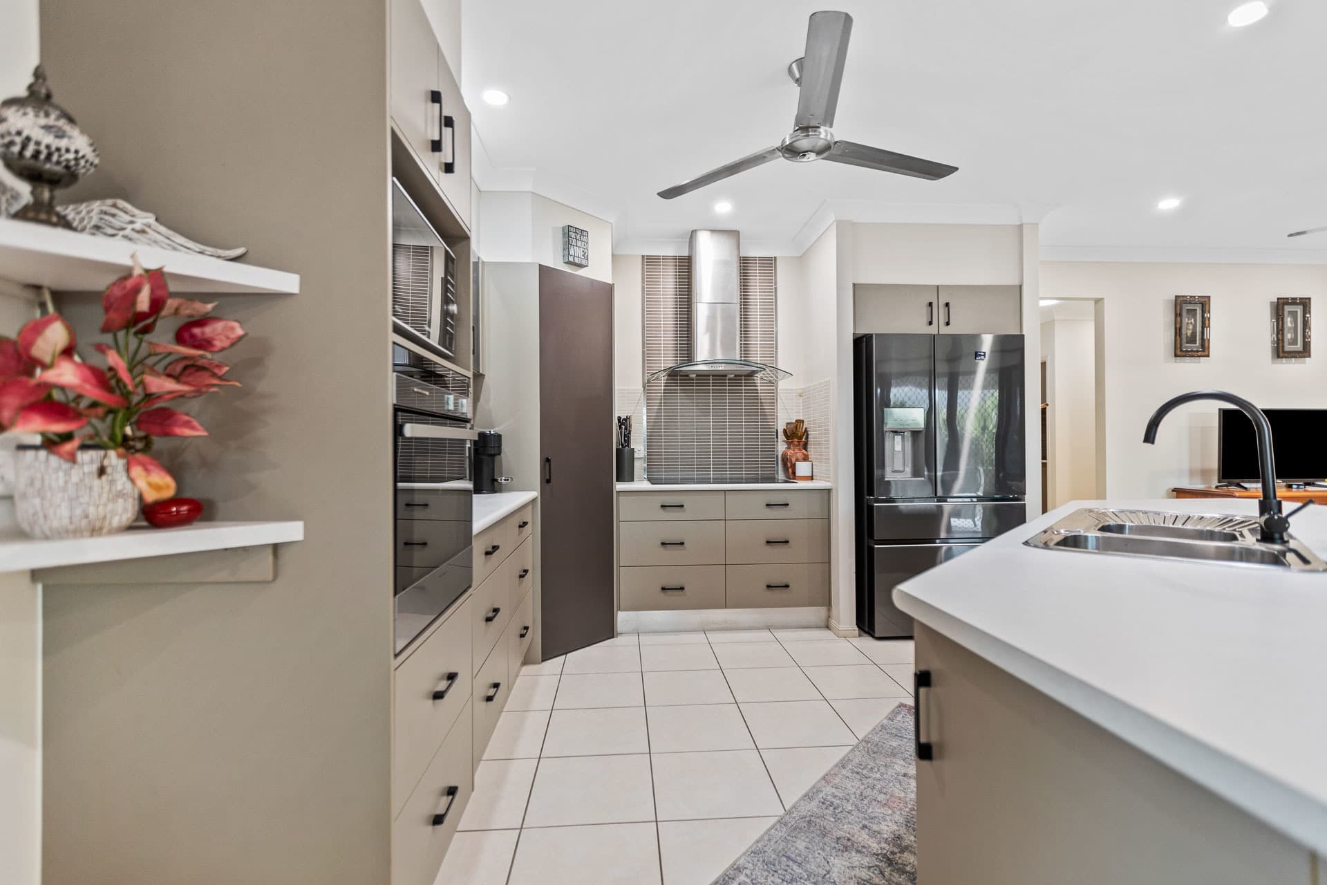 6 Densmore Close, Bentley Park, Bentley Park - Thumbnail 6