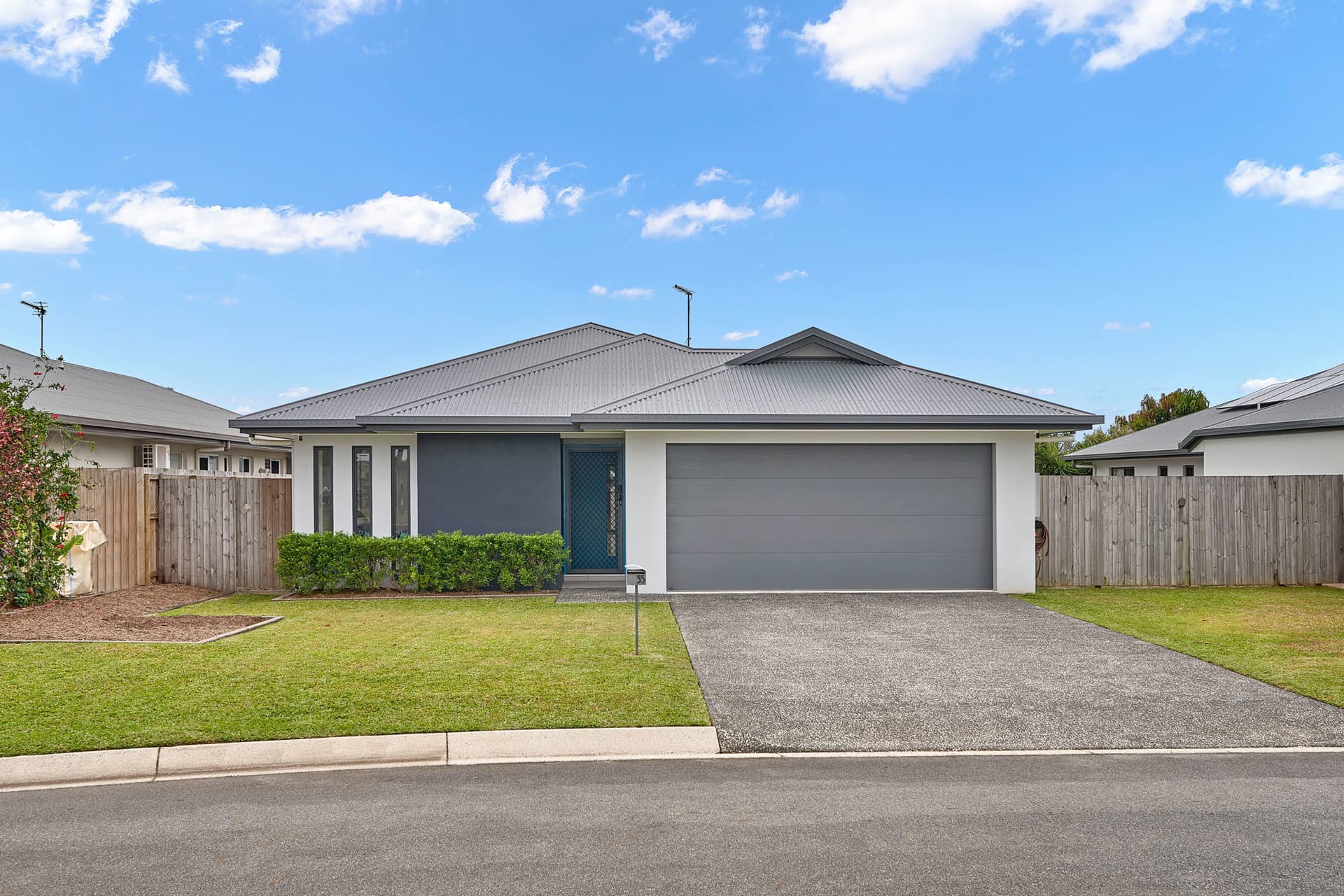 35 Noipo Crescent, Redlynch, Redlynch - Image 1