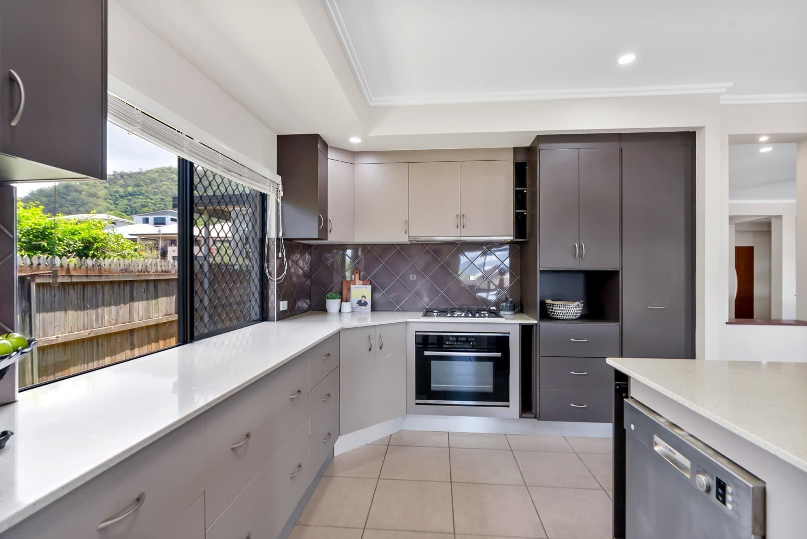 12 Alderman Street, Mount Sheridan, Mount Sheridan - Thumbnail 8