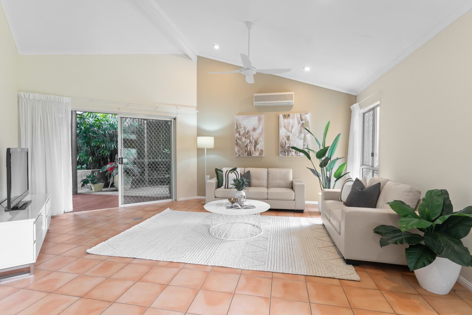 17 Strathmore Court, Mooroobool, Mooroobool - Thumbnail 3