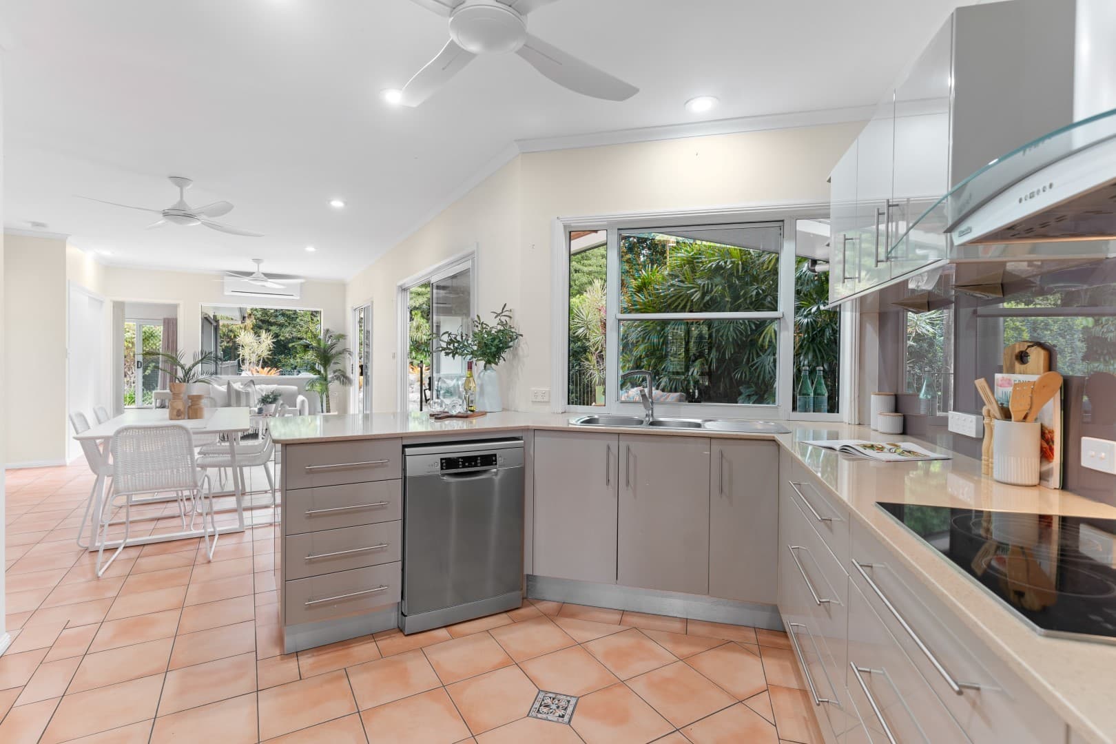 17 Strathmore Court, Mooroobool, Mooroobool - Thumbnail 7