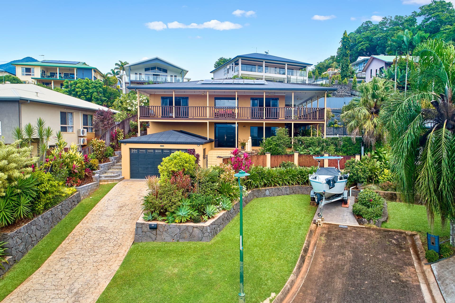 25 Guthrie Close, Bentley Park, Bentley Park - Thumbnail 2